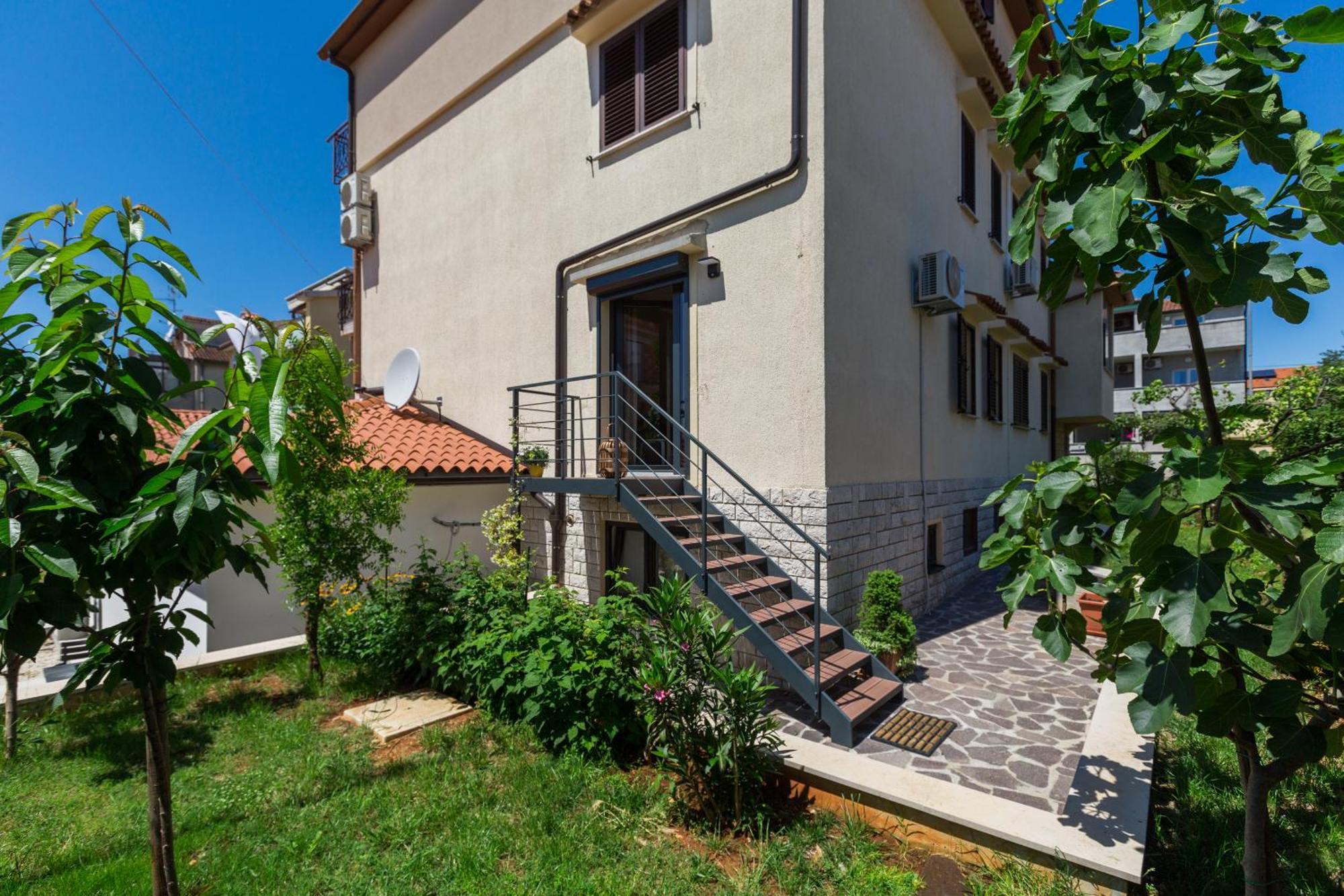 Apartment Oleandar Poreč Exterior foto